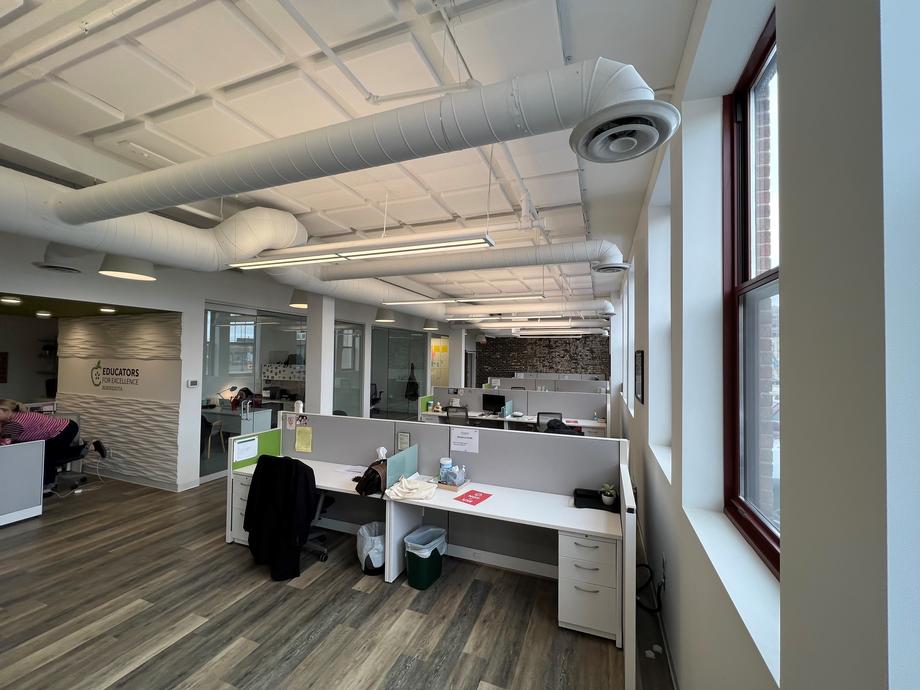 2446 University Avenue W