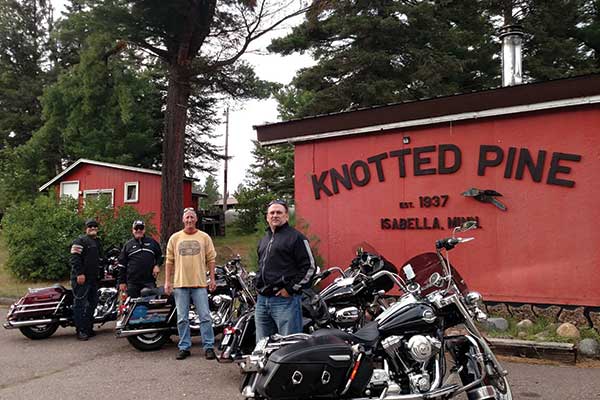 Knotted Pine Inn & Tavern open all year round