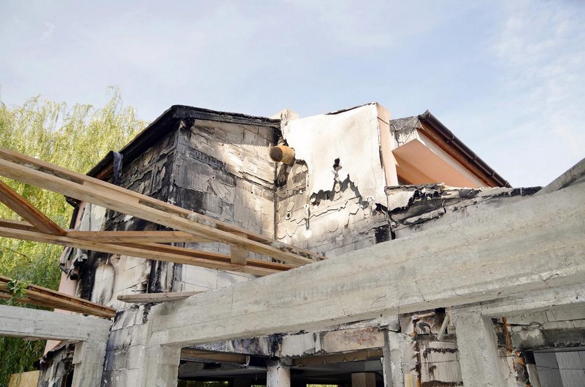 Fire Damage Restoration: How to Choose the Right Service Provider