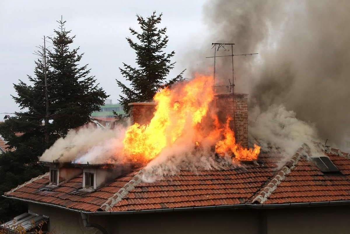 Fire Damage Restoration: Renting Equipment vs. Hiring Professionals