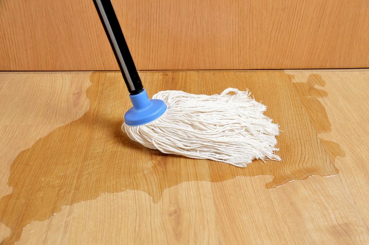Who to Call for a Leak Under the Floor: Signs and Next Steps
