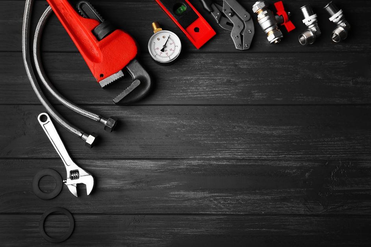 The Top 7 Must-Have Tools for DIY Plumbing Repairs: A Homeowner's Guide