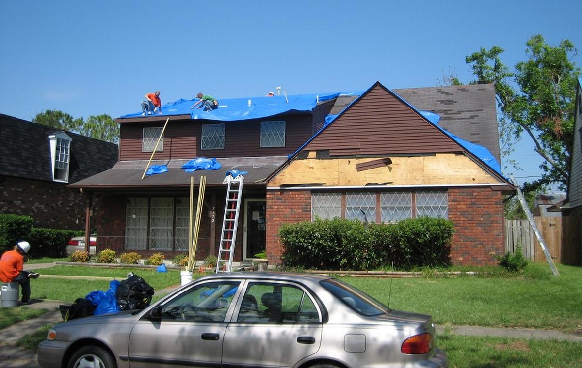 Five Red Flags to Watch For When Choosing a Roofing Contractor
