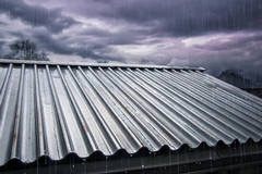 Are Metal Roofs Better for Hurricanes? Storm Performance