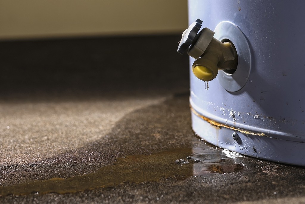 When a Water Heater Is Leaking from the Bottom: Warning Signs to Watch