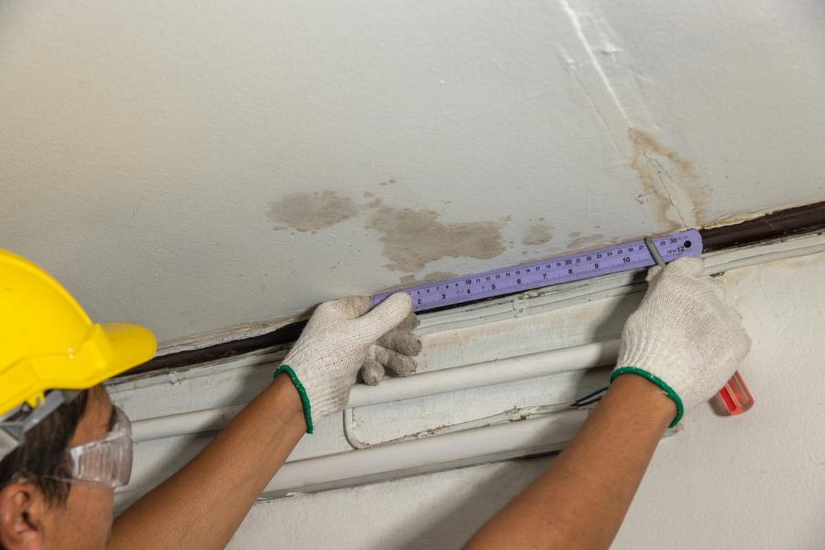 How to Handle Ceiling Damage From Water Without Stress