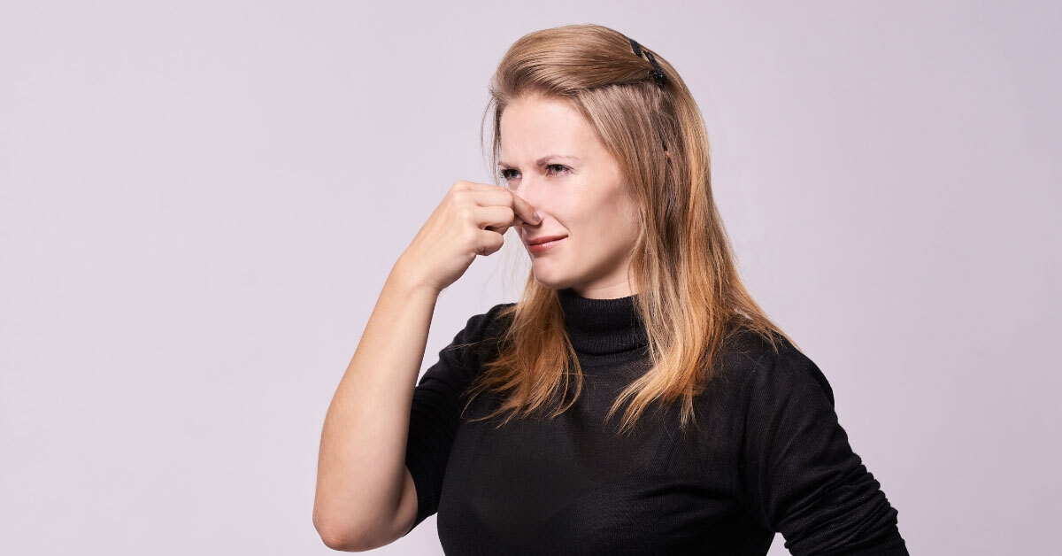 'How to Avoid Lingering Smells this Summer' Featured Thumbnail