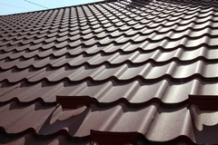 Pros and Cons: Choosing Between Asphalt and Metal Roofs