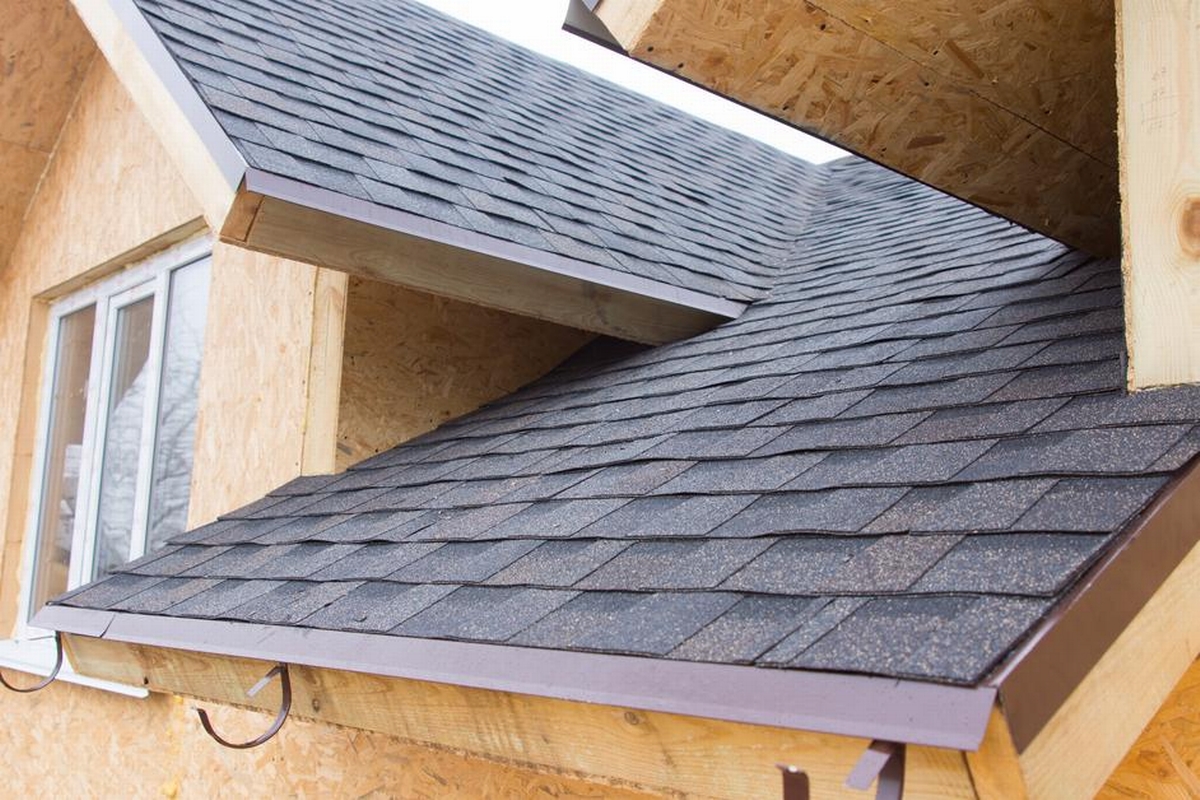 Metal vs. Asphalt Roofing: Which Option Offers the Best Value for Your Investment?