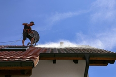 Pros and Cons of Roof Cleaning Every Homeowner Should Know