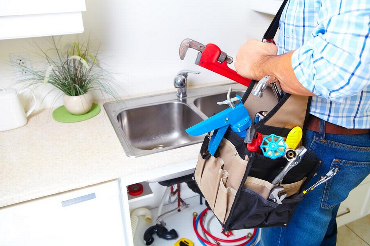 Leaking Kitchen Sink Drain: Causes and Fixes