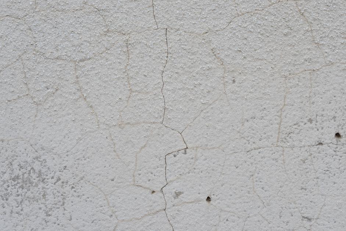 'When to Repair Basement Wall Cracks Before Moisture Gets Worse' Featured Thumbnail