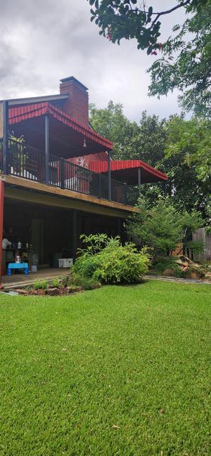 20E2333D-patio_1.jpg