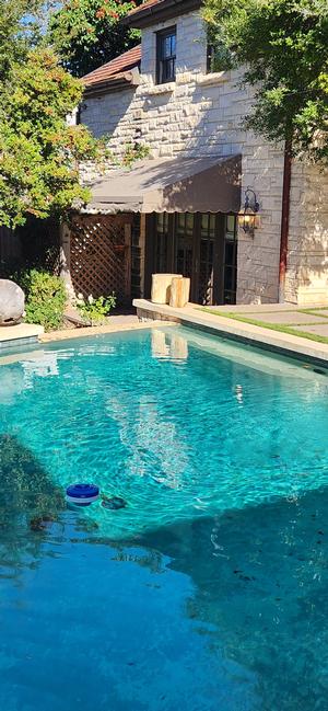 20E51680-patio_5.jpg