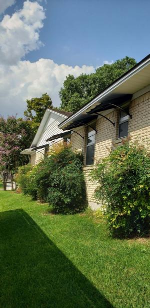 2F60440C-metal_awning_14.jpg