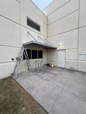 FA121008-metal_awning_2.jpg