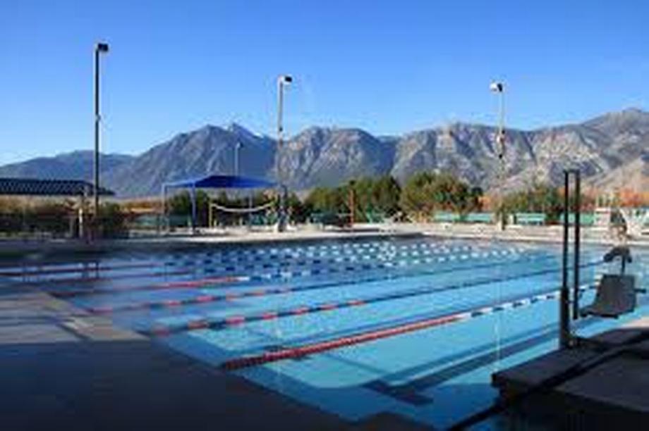 B4016FB0-on_swim_center_2.jpg