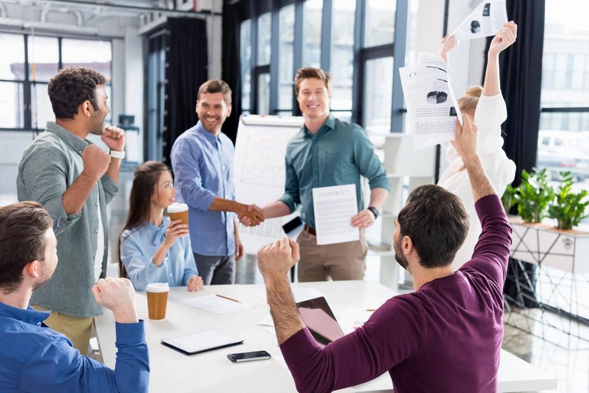 The Human Factor: Enhancing Customer and Employee Experience in Business Consulting