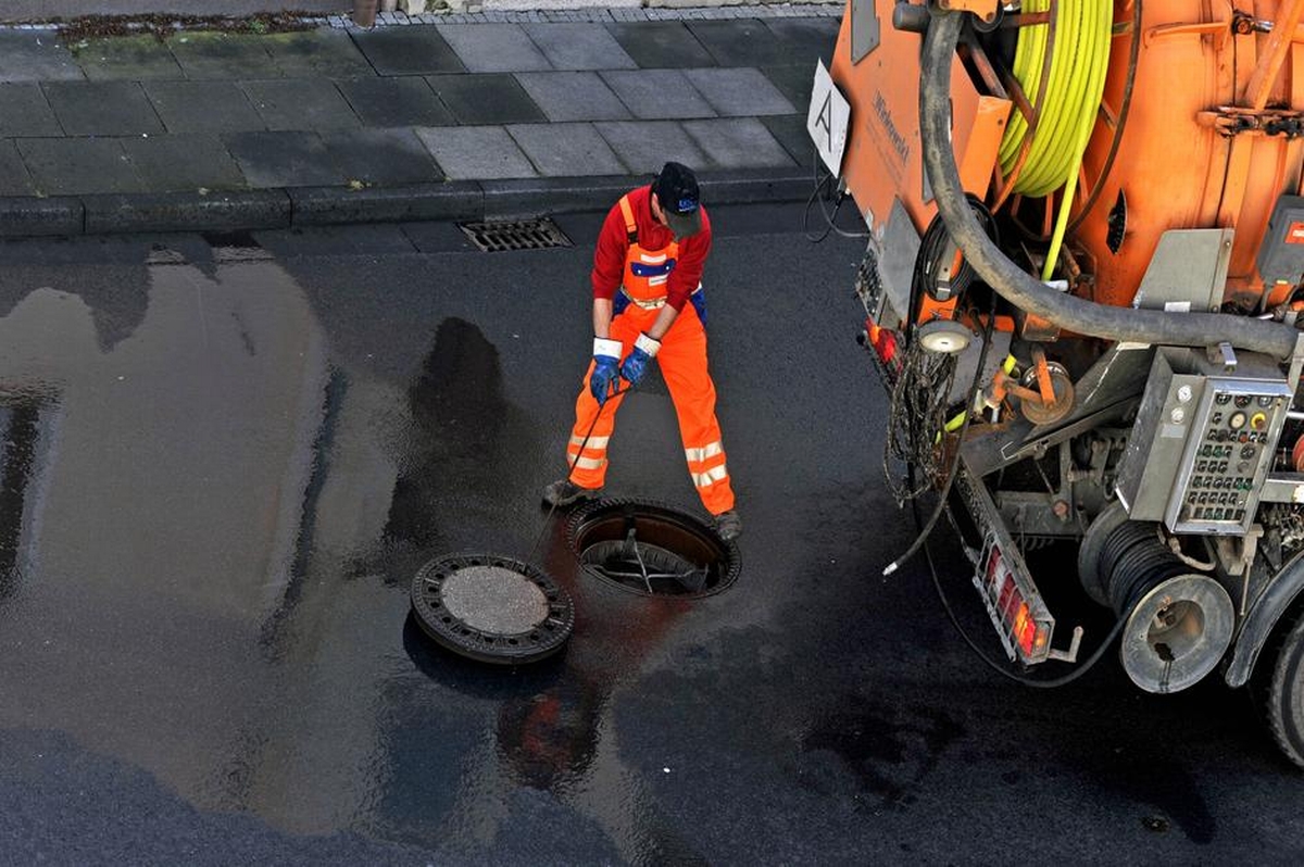 Key Strategies for Overcoming Water Removal Challenges in Urban Environments