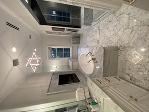 0BB0FCCE-bathroom.jpg