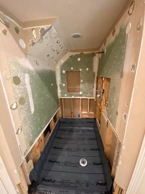 0BB19669-before_bathroom.jpg