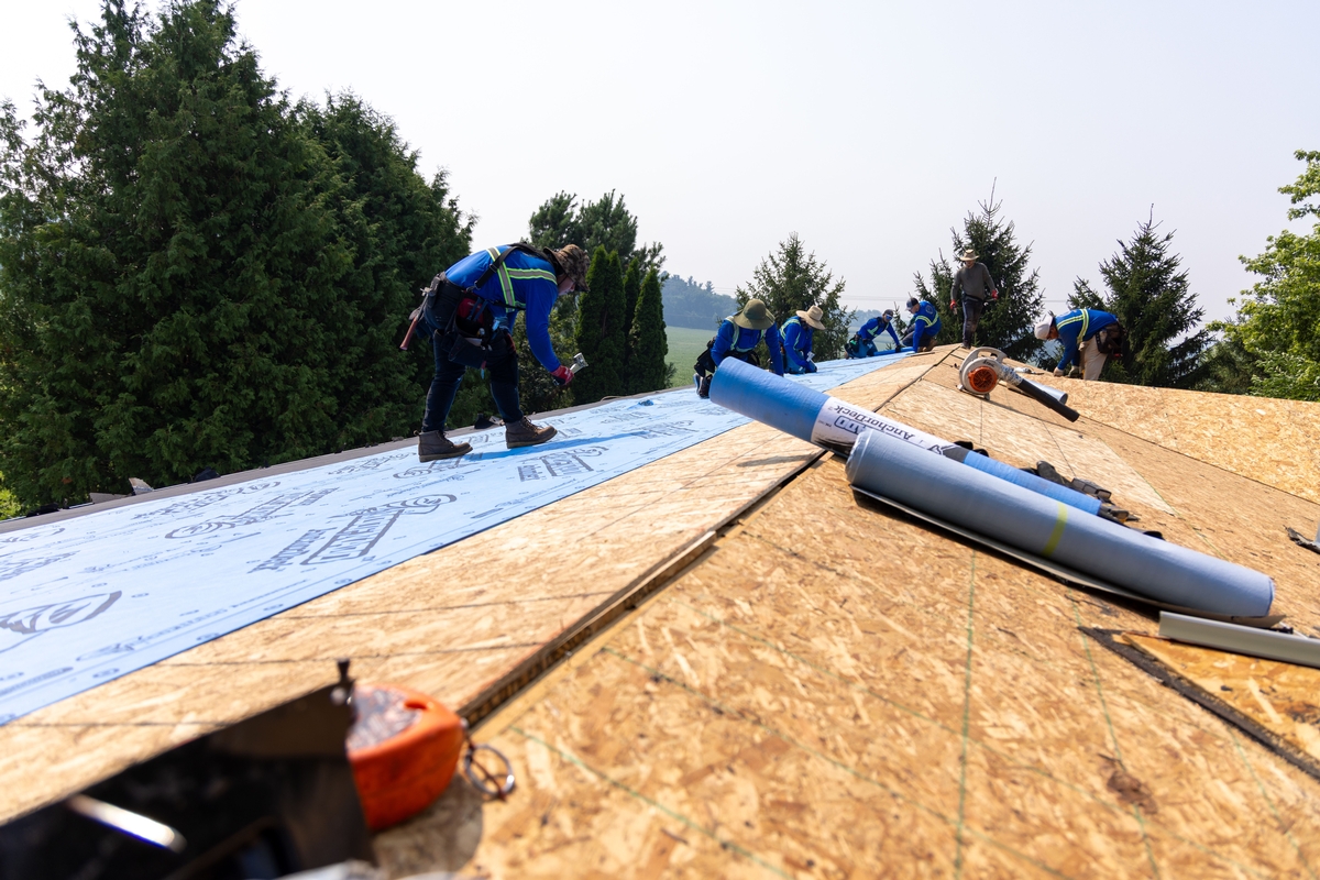 5 Signs It’s Time to Replace Your Roof (Before It Costs You More)