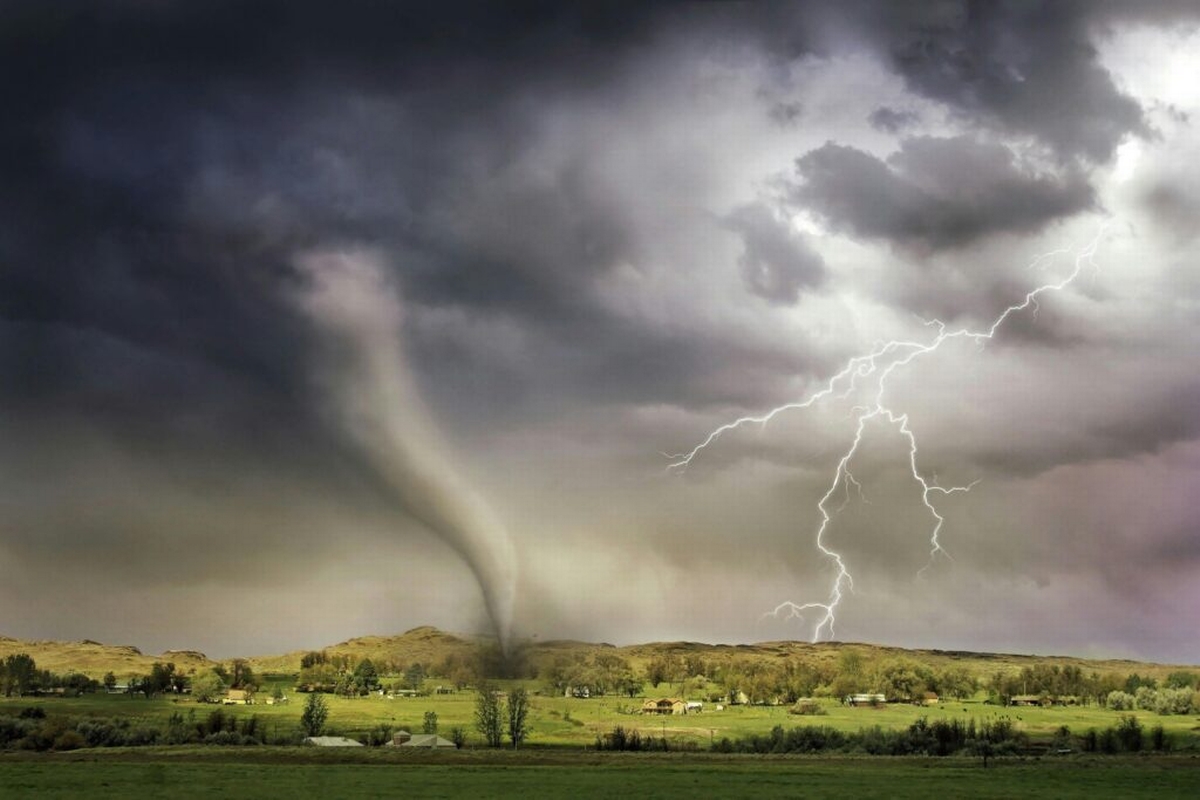 5 Steps To Keep Your Family Safe Before Disaster Strikes