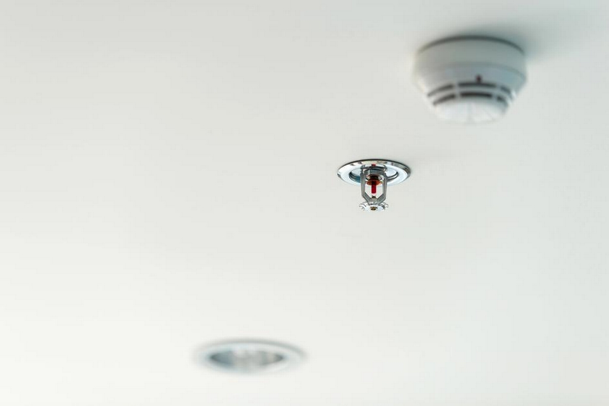 Do Fire Sprinklers Detect Smoke, Heat, or Both?
