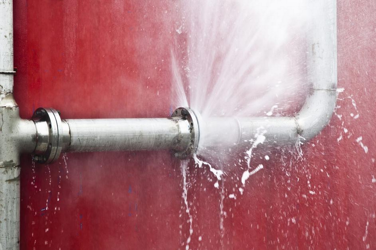Burst Water Pipe Emergencies and How to Minimize Damage